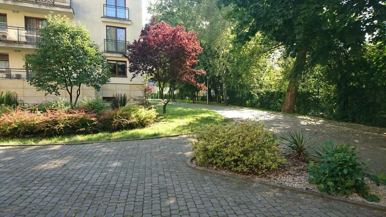 Quiet And Spacious Apartment With Garage Option Kraków Exteriör bild