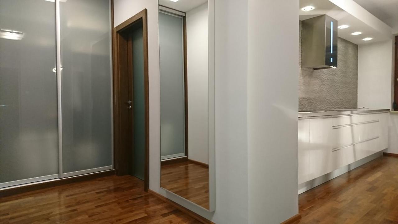 Quiet And Spacious Apartment With Garage Option Kraków Exteriör bild