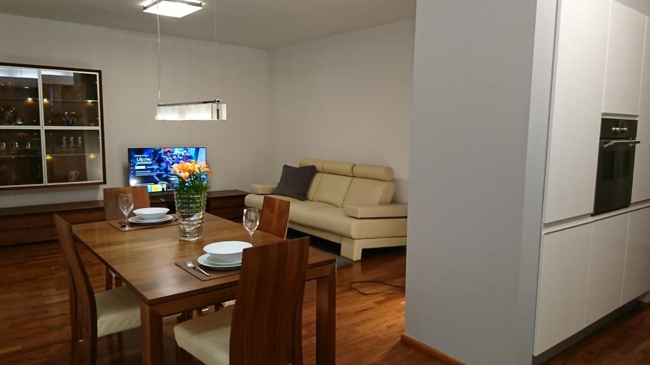 Quiet And Spacious Apartment With Garage Option Kraków Exteriör bild