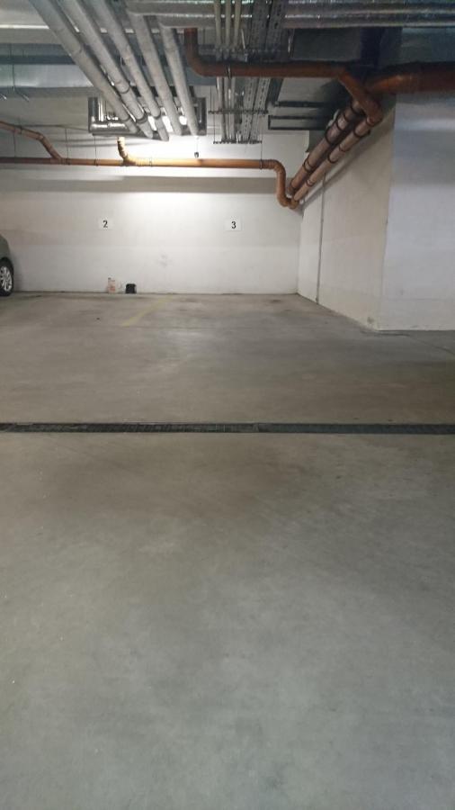 Quiet And Spacious Apartment With Garage Option Kraków Exteriör bild