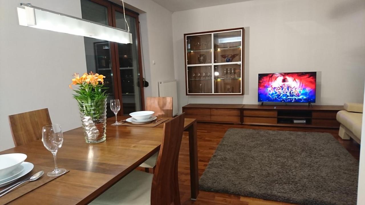 Quiet And Spacious Apartment With Garage Option Kraków Exteriör bild